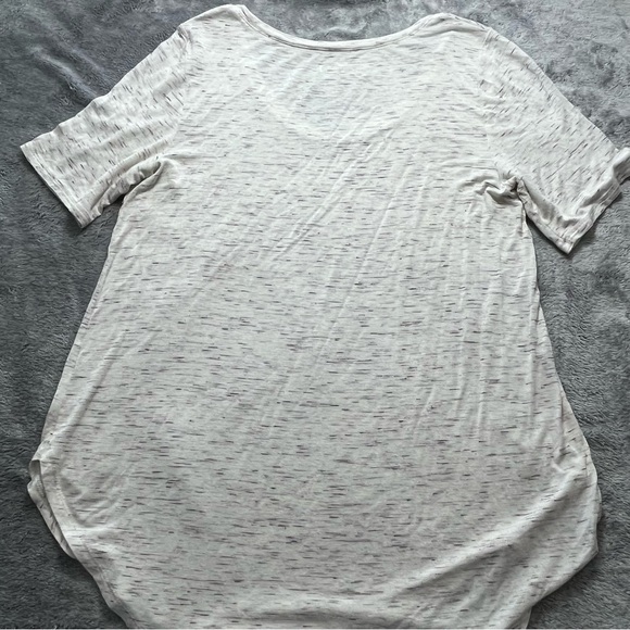 24/7 Maurice’s Large Light Heather White Short Sleeve Scoop Neck Tee - Picture 6 of 6